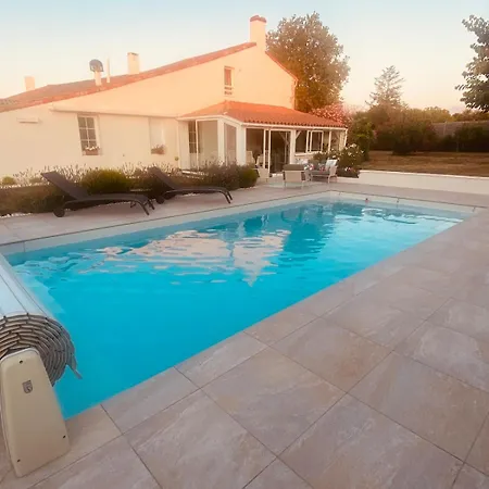 Dom wakacyjny Maison Avec Piscine , A 20min De L'ocean *