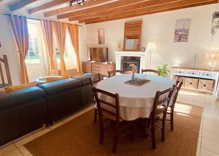 Maison Avec Piscine , A 20min De L'ocean 펜션 *