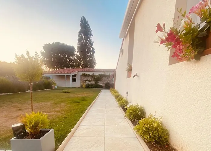 Maison Avec Piscine , A 20min De L'ocean *