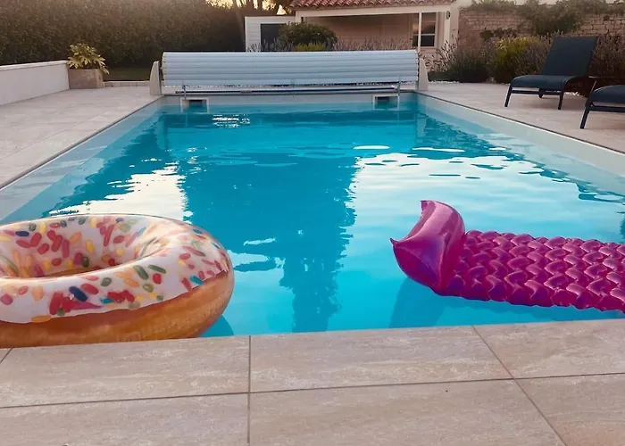 Maison Avec Piscine , A 20min De L'ocean